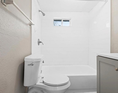 5244 Leeland Street - Photo Thumbnail 10