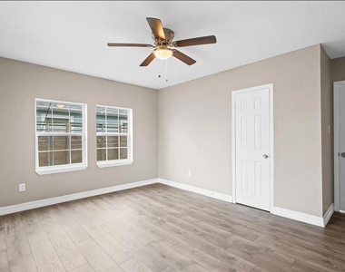 5244 Leeland Street - Photo Thumbnail 5