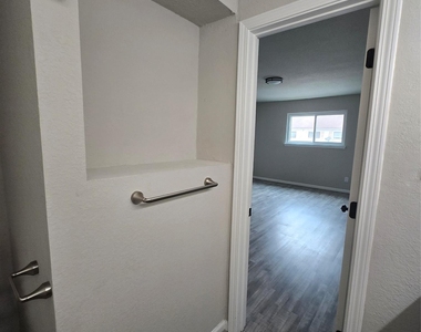 8355 Nairn Street - Photo Thumbnail 9