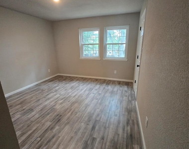 8355 Nairn Street - Photo Thumbnail 13