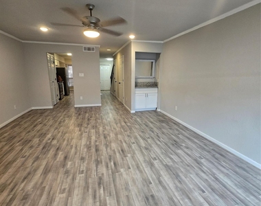 8355 Nairn Street - Photo Thumbnail 2