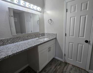 8355 Nairn Street - Photo Thumbnail 10