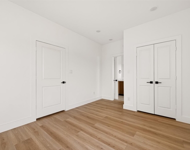 7422 Maxroy Street - Photo Thumbnail 34
