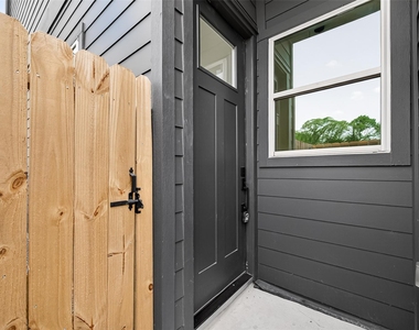 7422 Maxroy Street - Photo Thumbnail 4