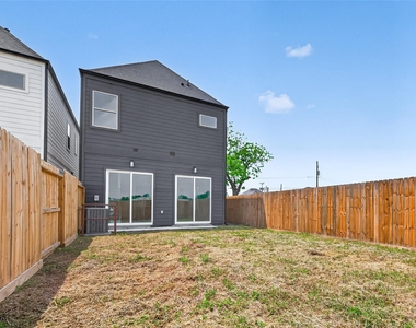 7422 Maxroy Street - Photo Thumbnail 38