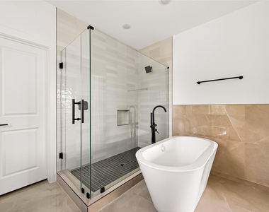7422 Maxroy Street - Photo Thumbnail 24