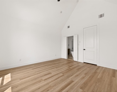 7422 Maxroy Street - Photo Thumbnail 20