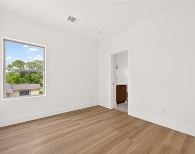 7422 Maxroy Street - Photo Thumbnail 29