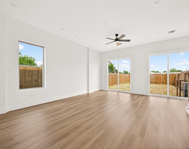 7422 Maxroy Street - Photo Thumbnail 7