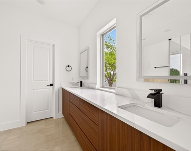7422 Maxroy Street - Photo Thumbnail 25