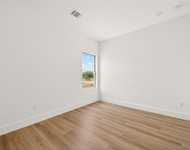 7422 Maxroy Street - Photo Thumbnail 35