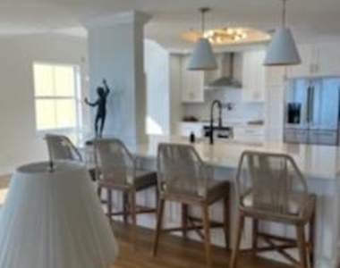 102 Riverside Drive - Photo Thumbnail 8