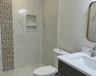 102 Riverside Drive - Photo Thumbnail 22