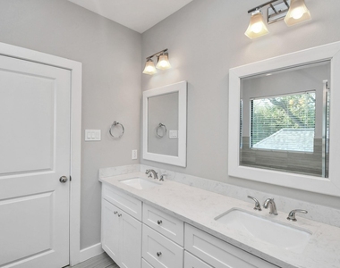 308 Palmer Street - Photo Thumbnail 17