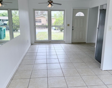 2107 Little John Road - Photo Thumbnail 10