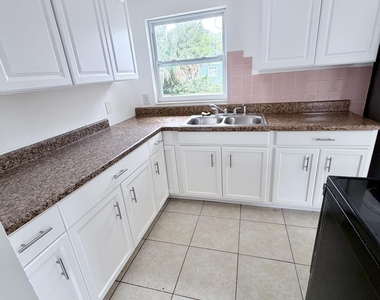 2107 Little John Road - Photo Thumbnail 13