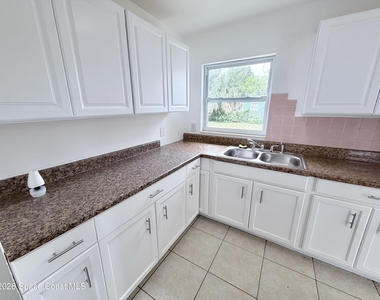 2107 Little John Road - Photo Thumbnail 11