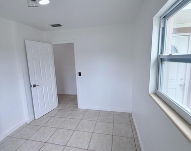 2107 Little John Road - Photo Thumbnail 23