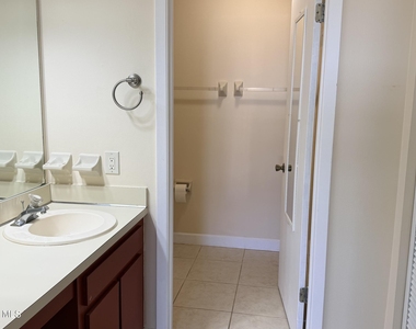 1145 N Shannon Avenue - Photo Thumbnail 11