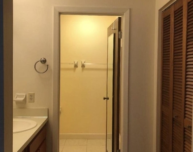 1145 N Shannon Avenue - Photo Thumbnail 12