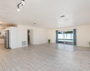 705 3rd Avenue - Photo Thumbnail 5