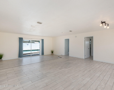 705 3rd Avenue - Photo Thumbnail 4