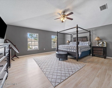 4635 Elena Way - Photo Thumbnail 13