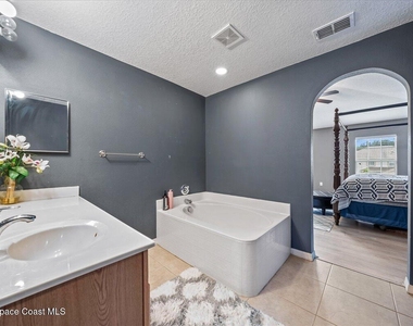 4635 Elena Way - Photo Thumbnail 15