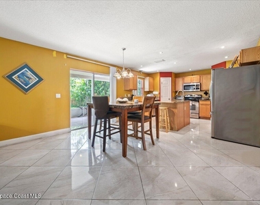 4635 Elena Way - Photo Thumbnail 8
