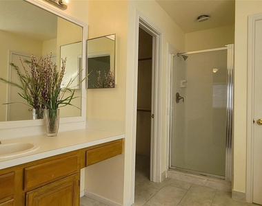 19330 Larissa Drive - Photo Thumbnail 9