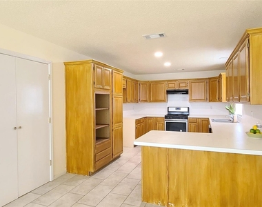19330 Larissa Drive - Photo Thumbnail 8