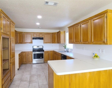 19330 Larissa Drive - Photo Thumbnail 12