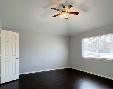 19335 Little Pine Lane - Photo Thumbnail 7