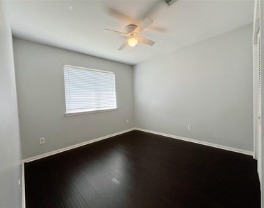 19335 Little Pine Lane - Photo Thumbnail 11
