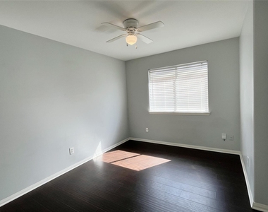 19335 Little Pine Lane - Photo Thumbnail 10
