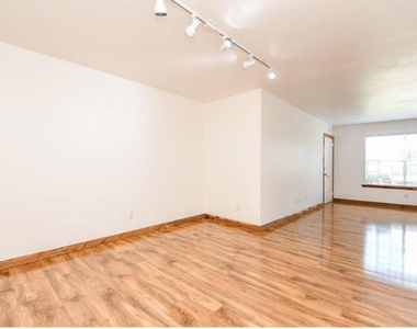 7233 Beechnut Street - Photo Thumbnail 9
