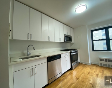 E 88th St - Photo Thumbnail 1