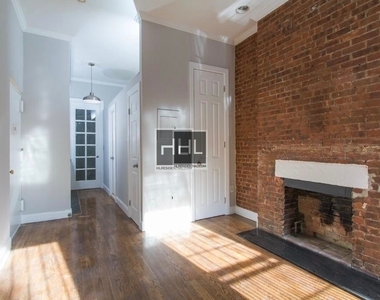 Hudson Street - Photo Thumbnail 2