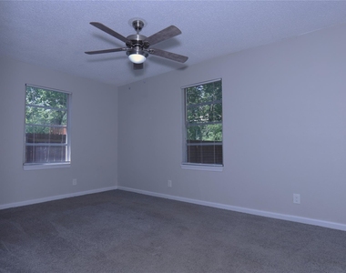 130 Bennett Drive - Photo Thumbnail 7