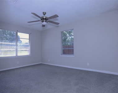 130 Bennett Drive - Photo Thumbnail 5