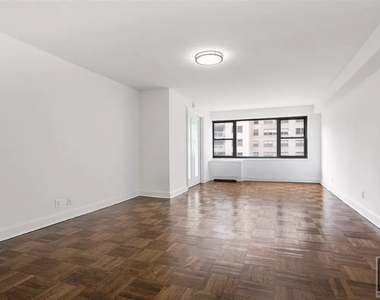 E 88th St - Photo Thumbnail 1