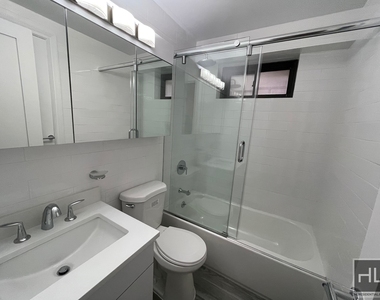 E 88th St - Photo Thumbnail 2