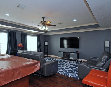 15823 Medina Lake Lane - Photo Thumbnail 38