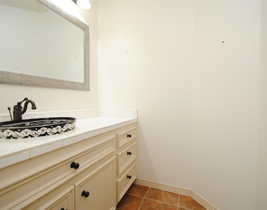 15823 Medina Lake Lane - Photo Thumbnail 33