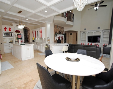 15823 Medina Lake Lane - Photo Thumbnail 13