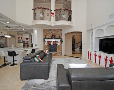 15823 Medina Lake Lane - Photo Thumbnail 11