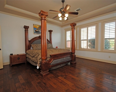 15823 Medina Lake Lane - Photo Thumbnail 22