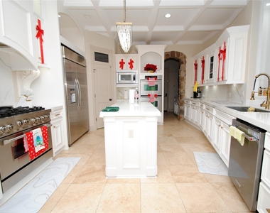 15823 Medina Lake Lane - Photo Thumbnail 15
