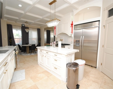 15823 Medina Lake Lane - Photo Thumbnail 16