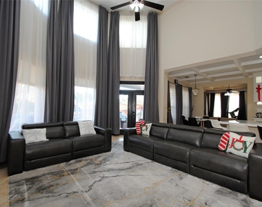 15823 Medina Lake Lane - Photo Thumbnail 20
